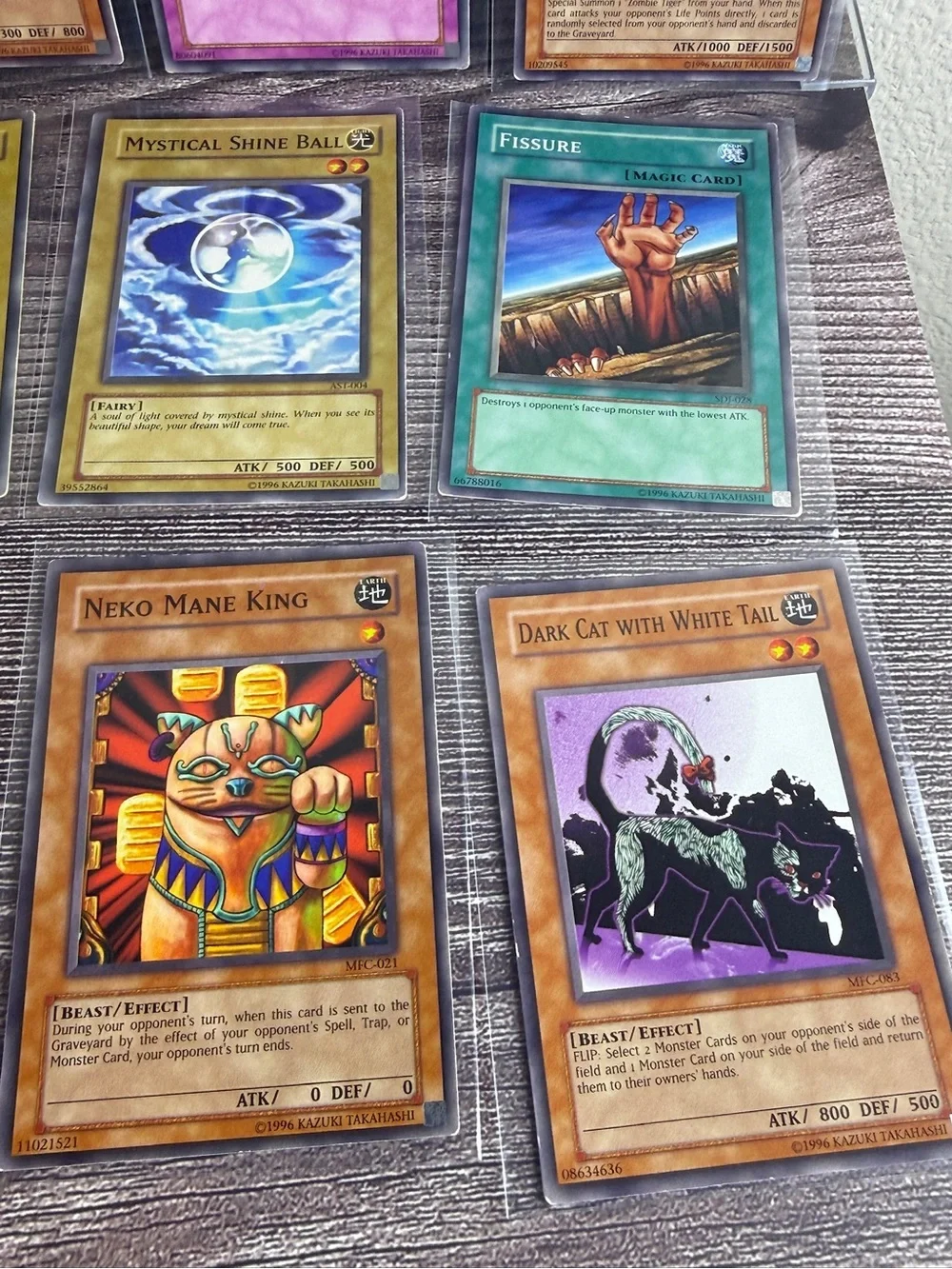 Yu-Gi-Oh! Lot of 20 Vintage Cards • Monsters/Spells/Traps Mix
